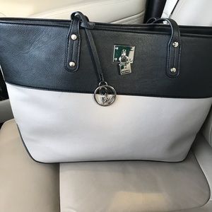 Nine West purse market tote size